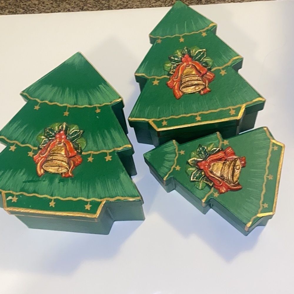 VTG, Tree Christmas 🎄Shaped Stackable Boxes Holly & Bell Decor Unique Antique